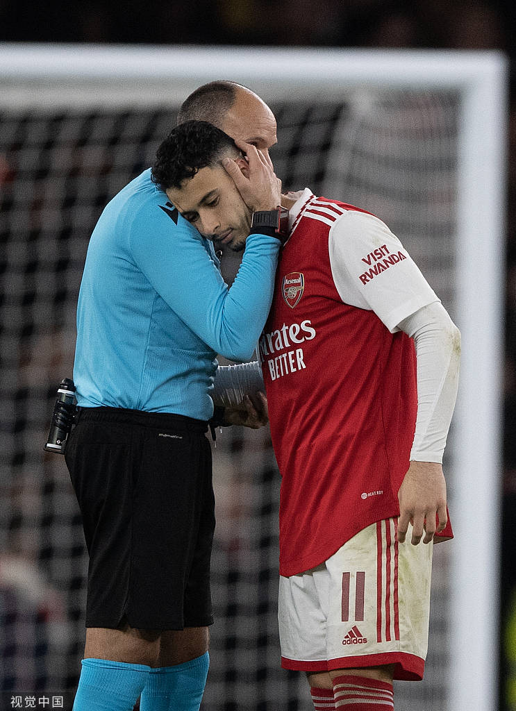 中欧体育-阿森纳训练开放日，今晨再遭质疑引欢呼，欧联在即，医务组通报恢复的简单介绍
